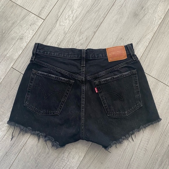 Levis Premium Black Denim Shorts - Picture 10 of 10